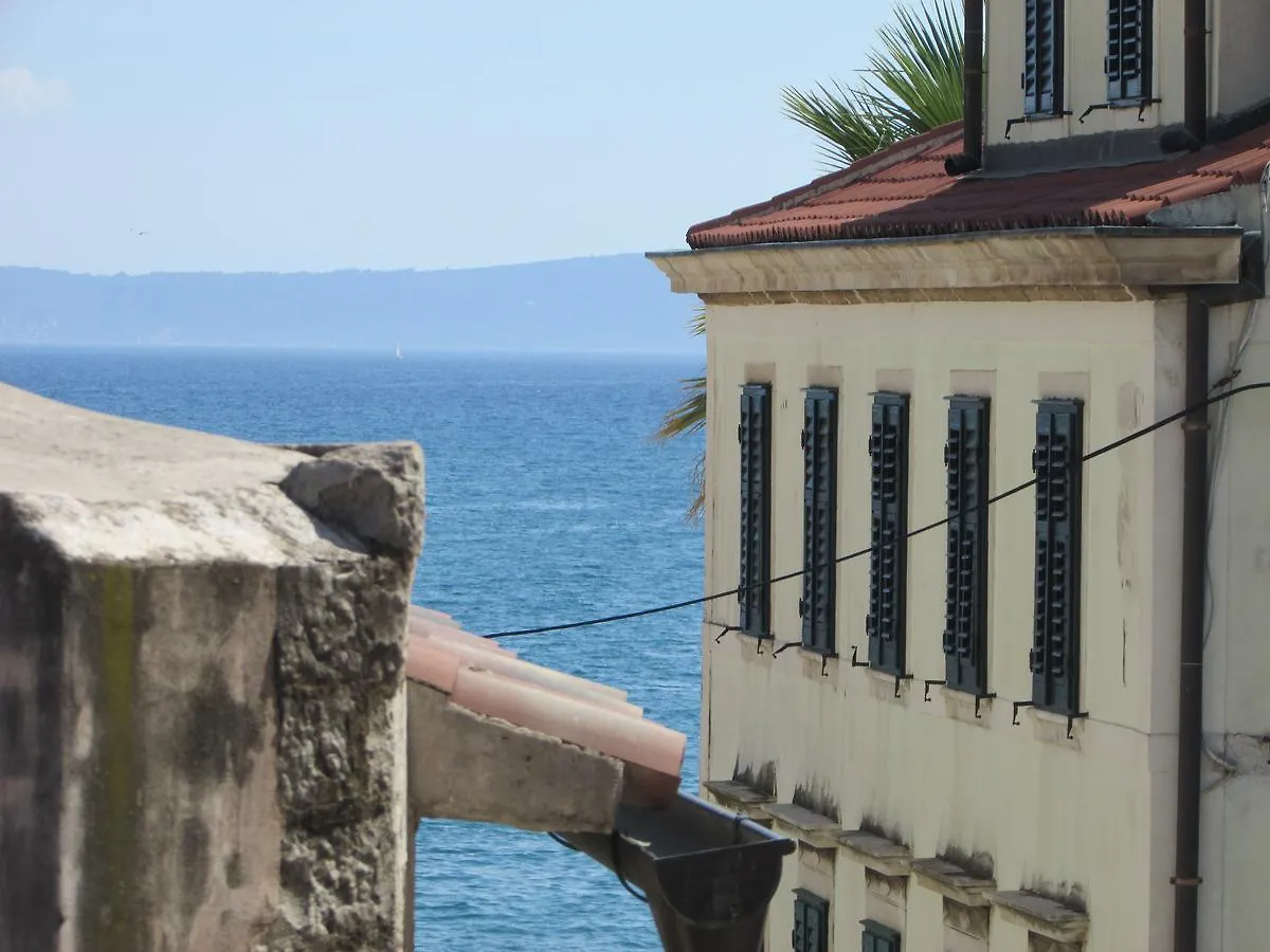 فندق مبيت وإفطار مبيت وإفطار Split Palace Luxury Retreat